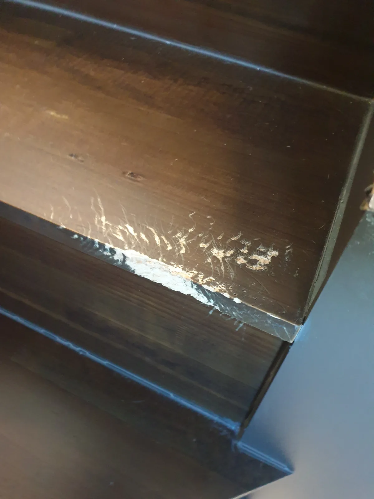 목동 심한 마모면 전체 복원 시공 전 — 변색·마모가 심한 계단 디딤판